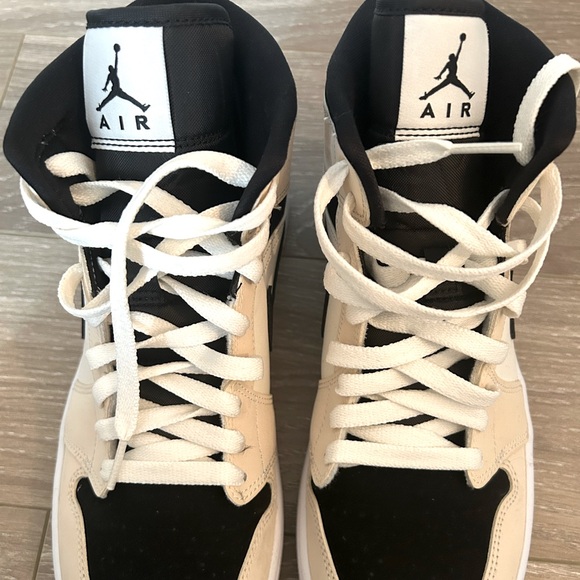 Air Jordan 1 Mid Barely Orange - Picture 9 of 10